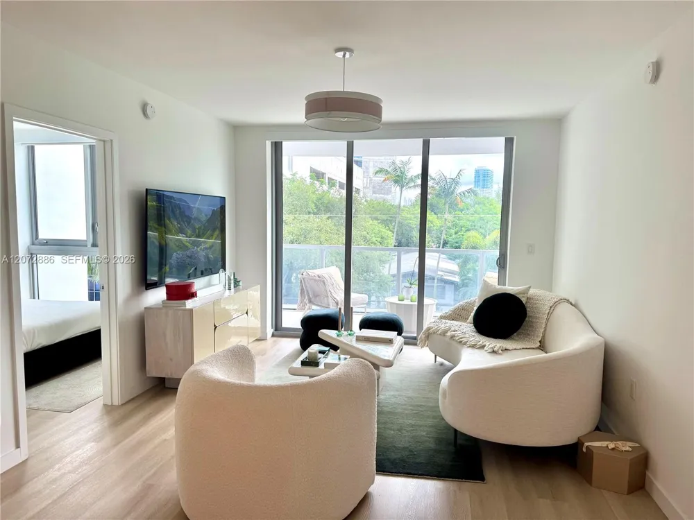 13800 Highland Dr #307 North Miami Beach, FL 33181
