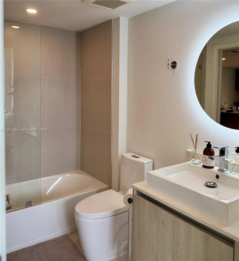 13800 Highland Dr #307 North Miami Beach, FL 33181