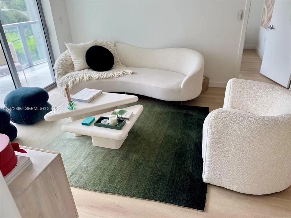 13800 Highland Dr #307 North Miami Beach, FL 33181