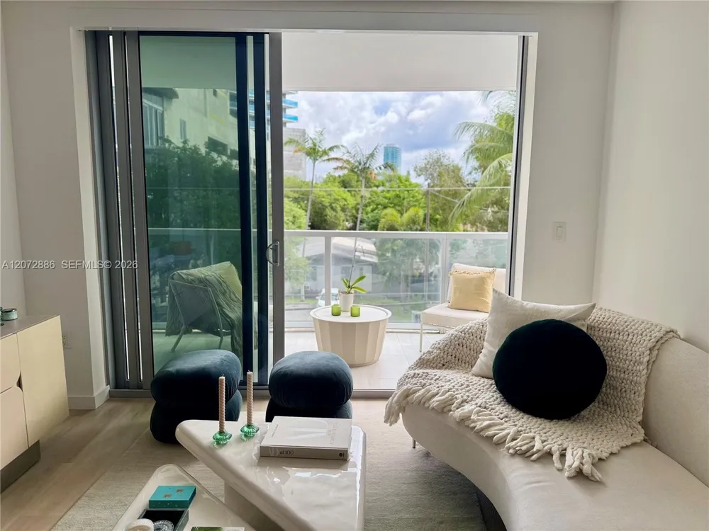 13800 Highland Dr #307 North Miami Beach, FL 33181