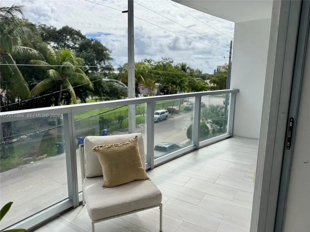 13800 Highland Dr #307 North Miami Beach, FL 33181