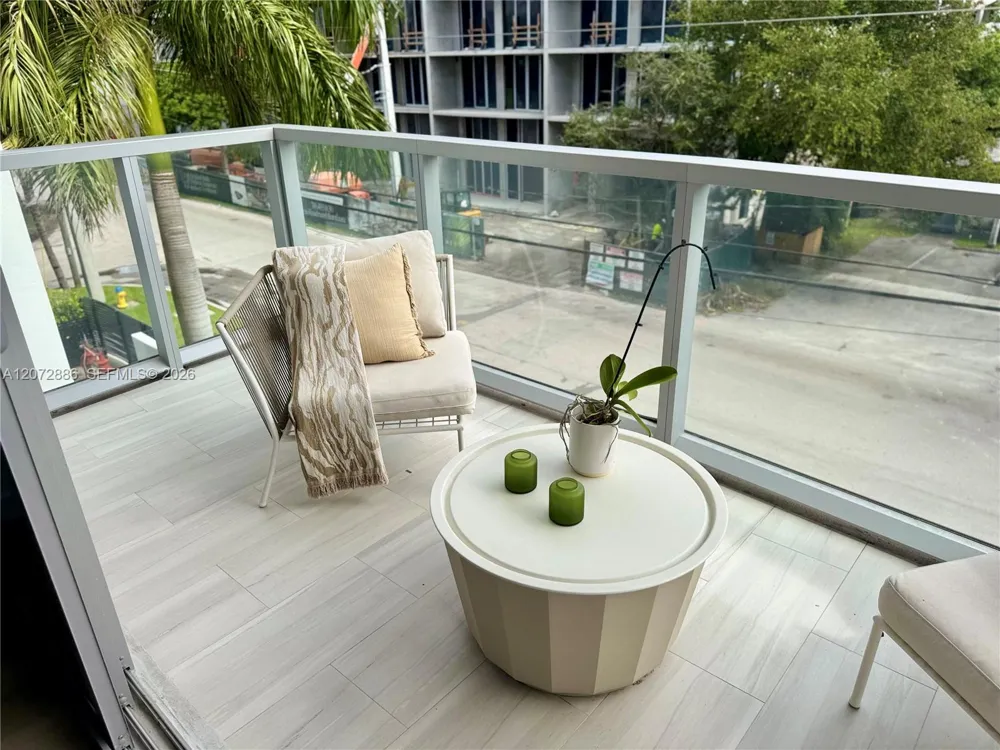 13800 Highland Dr #307 North Miami Beach, FL 33181