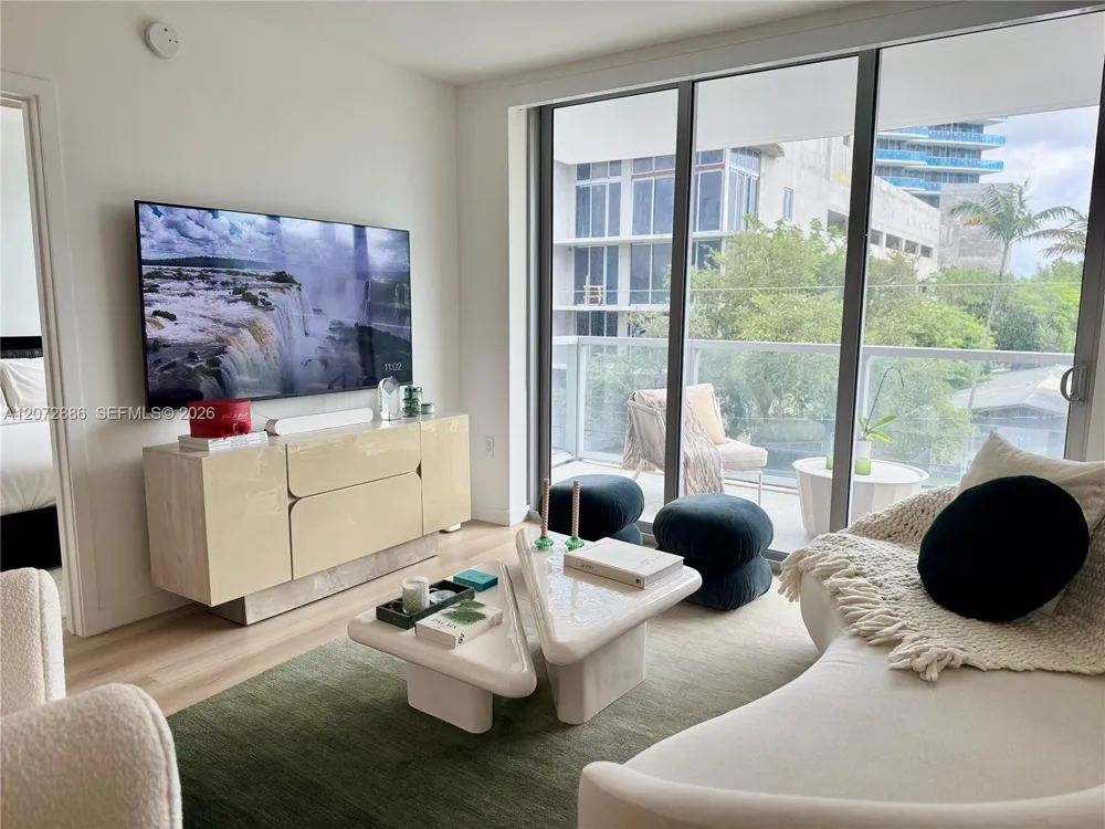 13800 Highland Dr #307 North Miami Beach, FL 33181