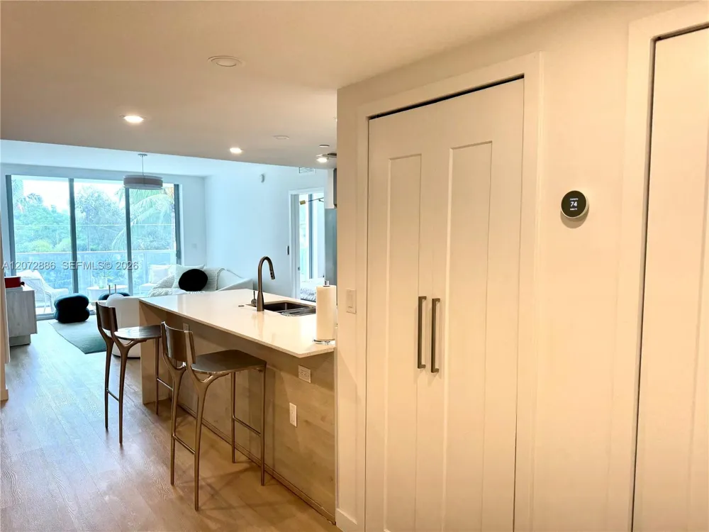 13800 Highland Dr #307 North Miami Beach, FL 33181