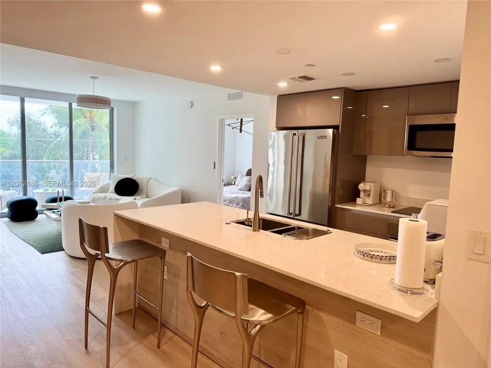 13800 Highland Dr #307 North Miami Beach, FL 33181