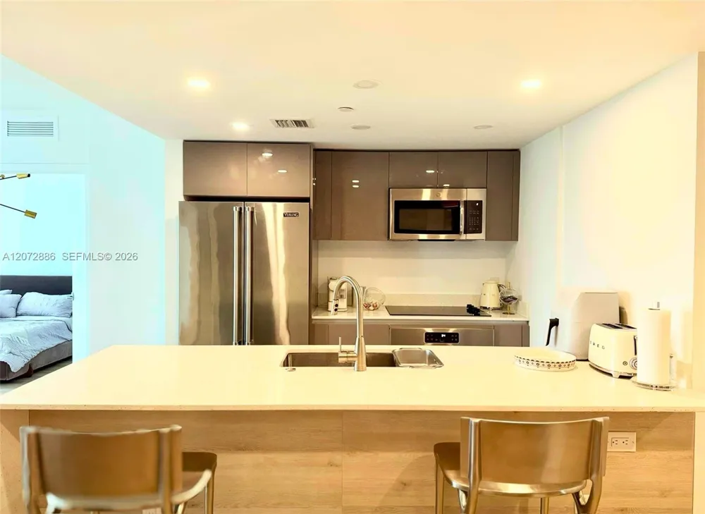 13800 Highland Dr #307 North Miami Beach, FL 33181