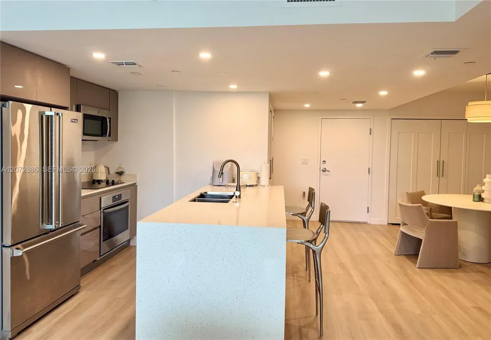 13800 Highland Dr #307 North Miami Beach, FL 33181