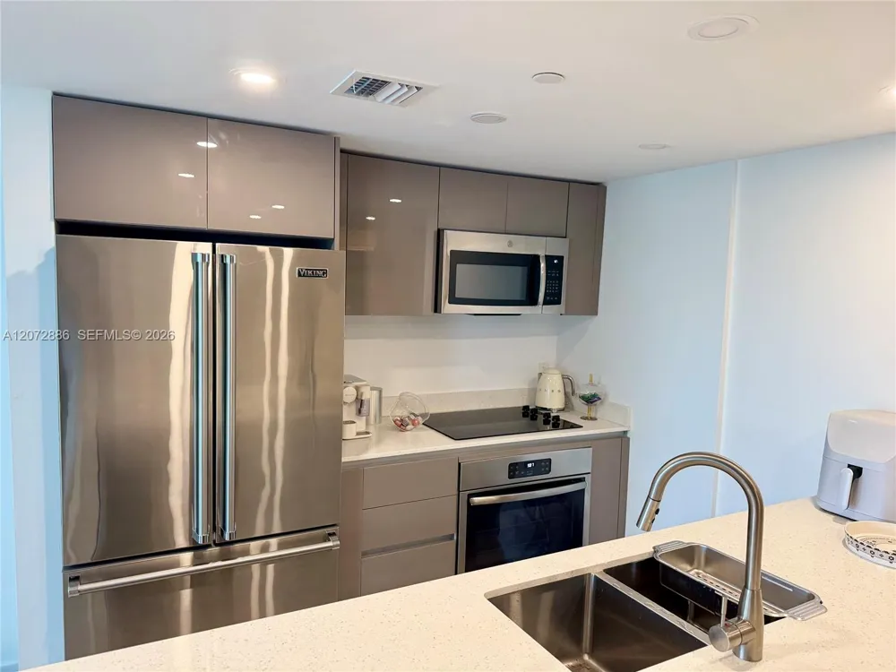 13800 Highland Dr #307 North Miami Beach, FL 33181