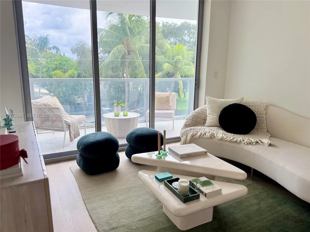 13800 Highland Dr #307 North Miami Beach, FL 33181