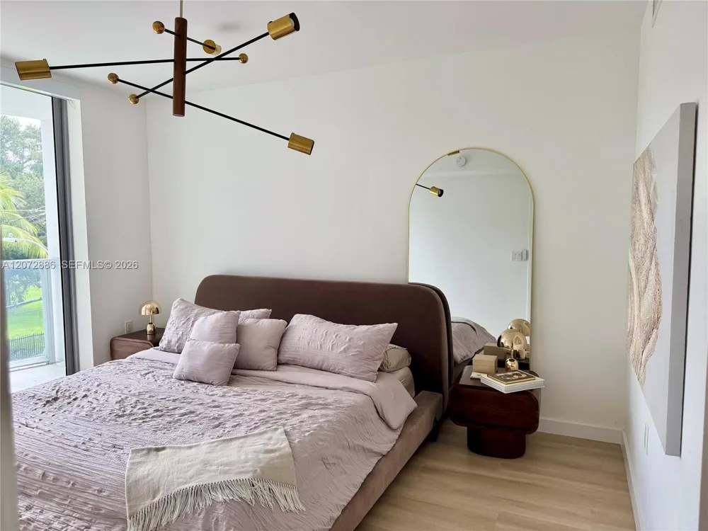 13800 Highland Dr #307 North Miami Beach, FL 33181