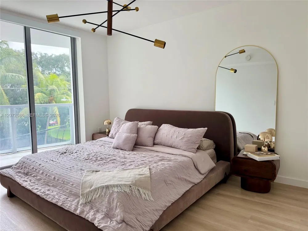 13800 Highland Dr #307 North Miami Beach, FL 33181