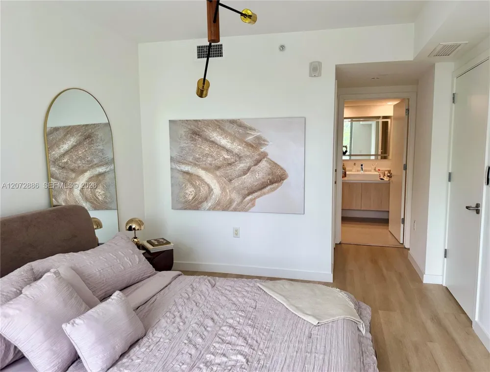13800 Highland Dr #307 North Miami Beach, FL 33181