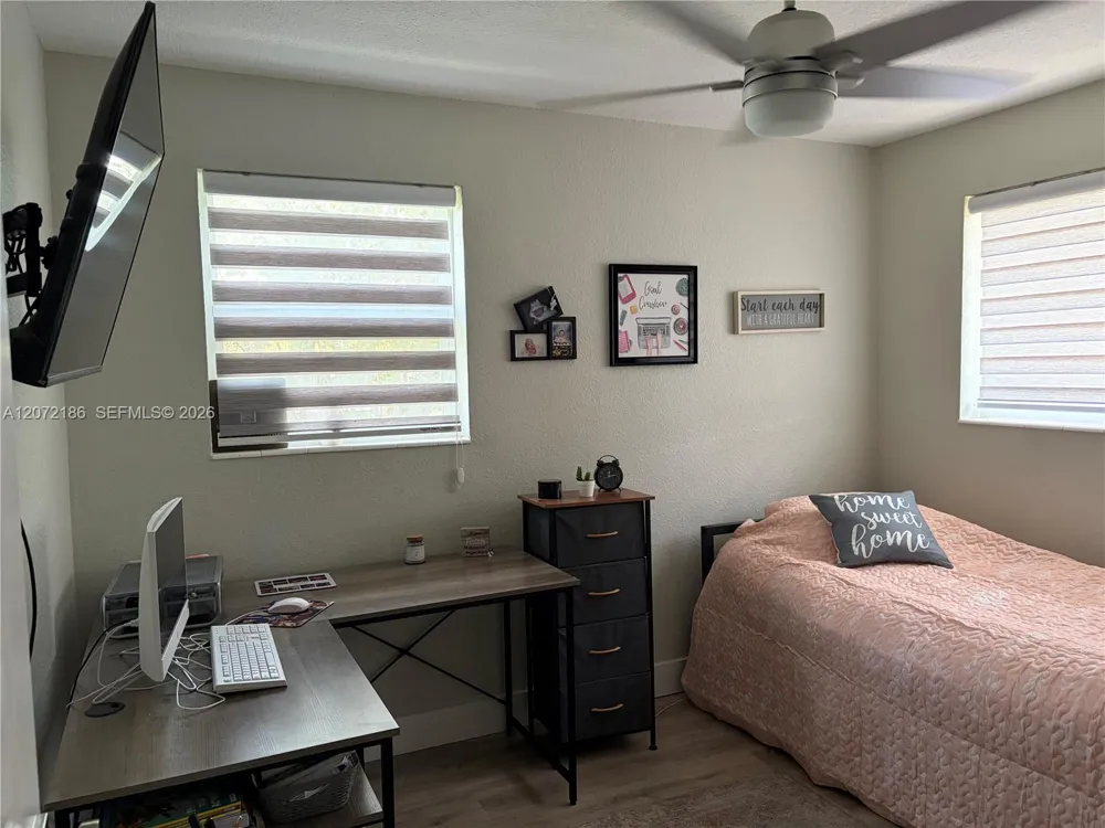 7810 NW 11th Ct Pembroke Pines, FL 33024