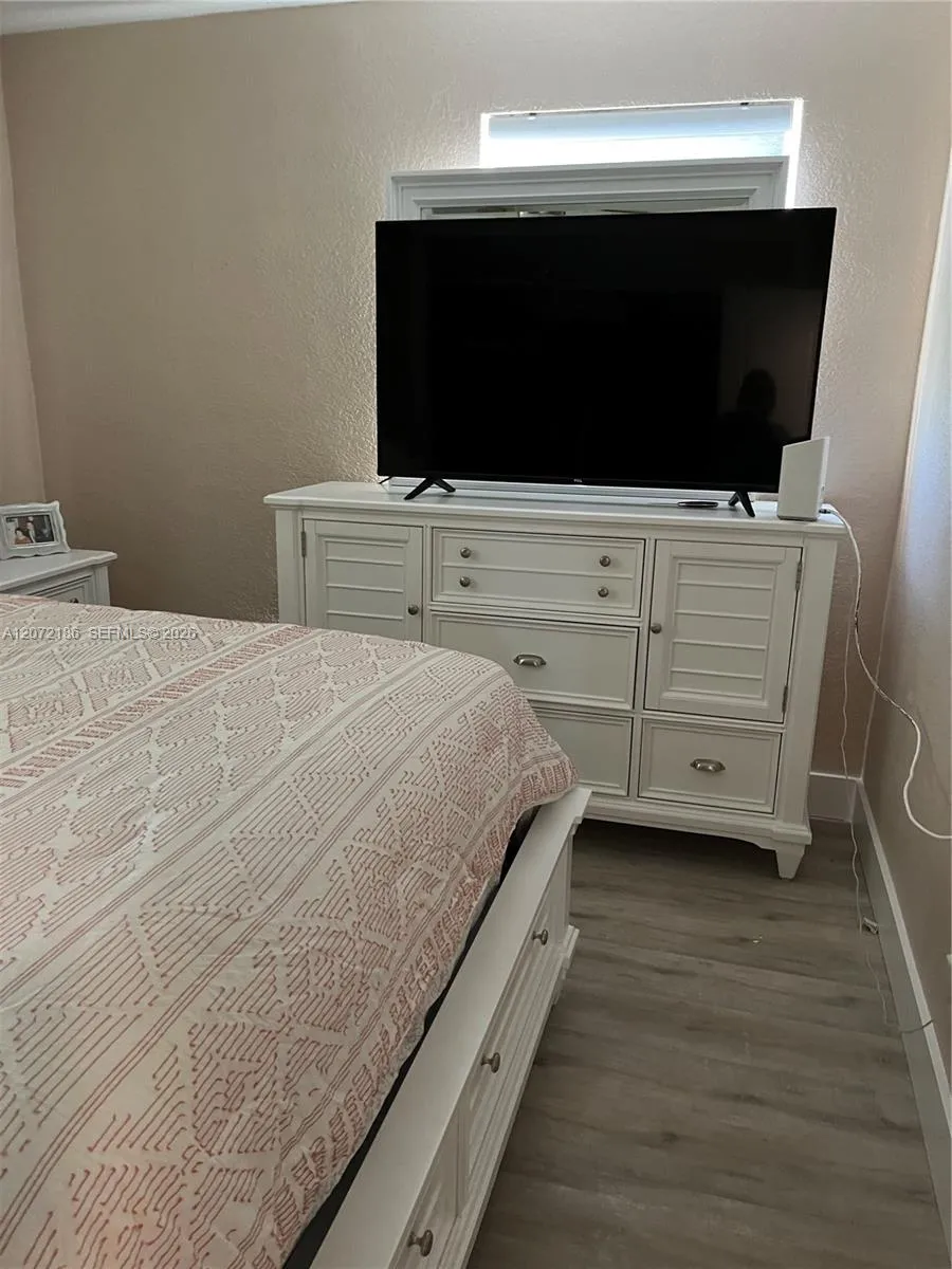 7810 NW 11th Ct Pembroke Pines, FL 33024