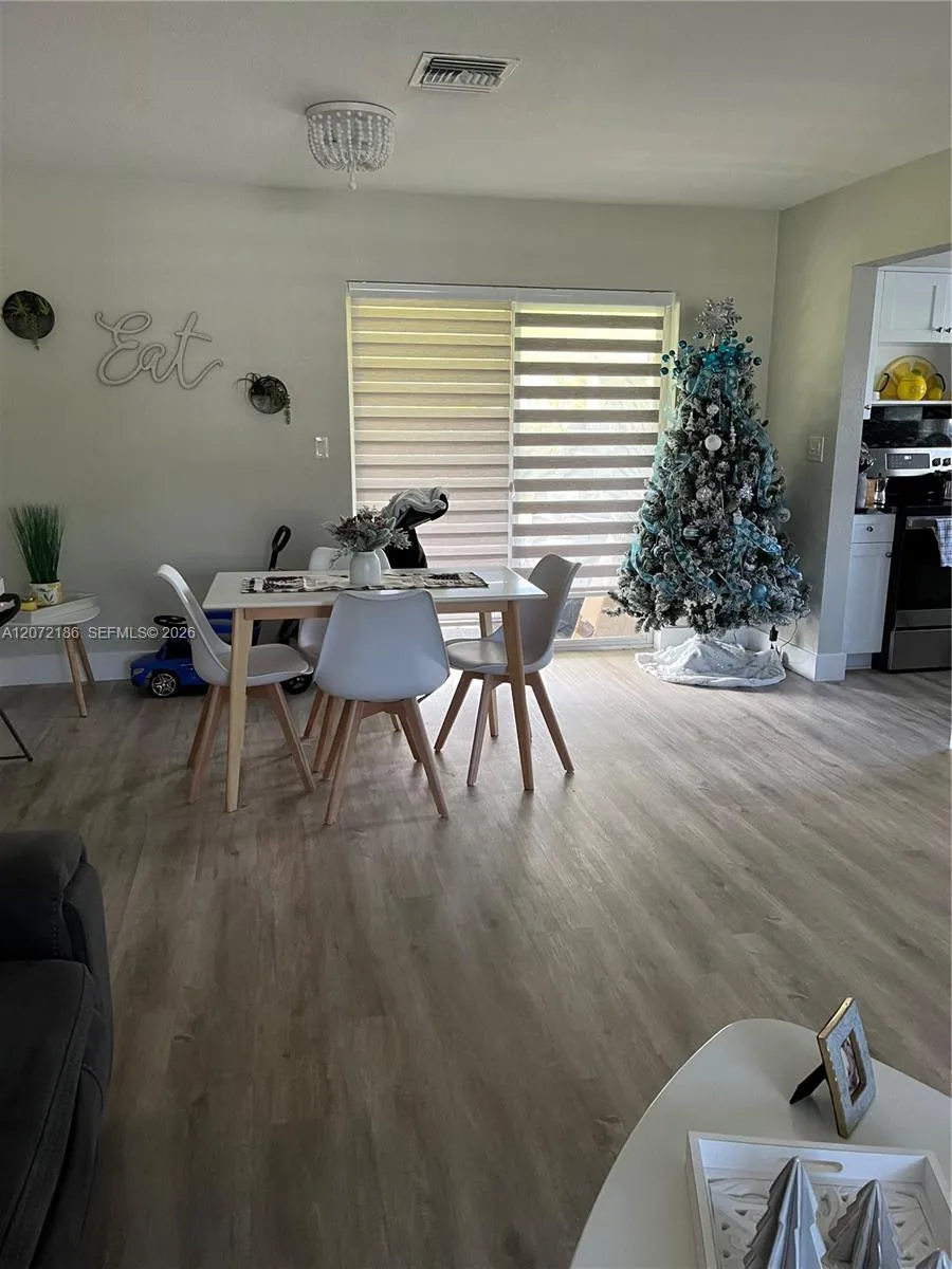 7810 NW 11th Ct Pembroke Pines, FL 33024