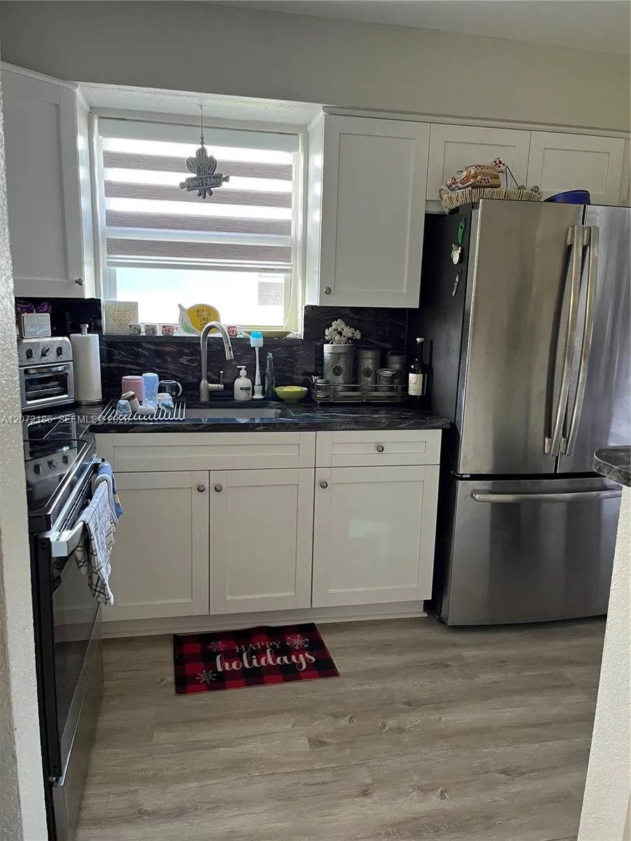 7810 NW 11th Ct Pembroke Pines, FL 33024