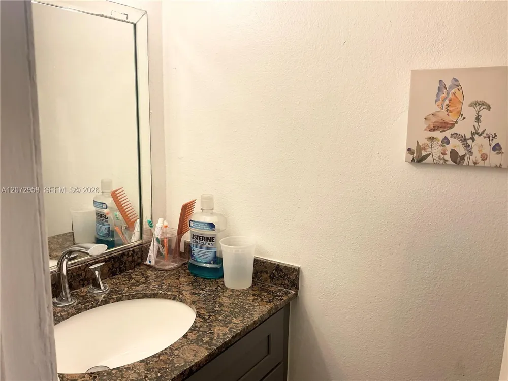 17901 NW 68th Ave #T207 Hialeah, FL 33015