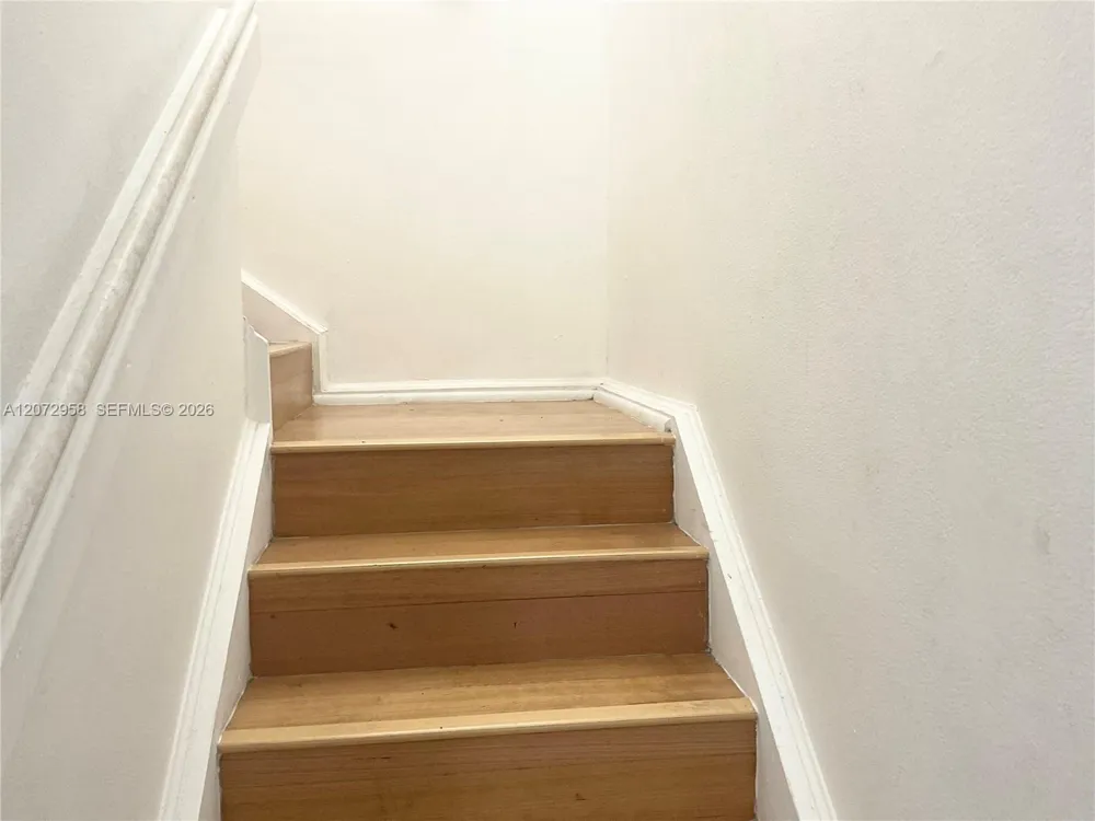 17901 NW 68th Ave #T207 Hialeah, FL 33015