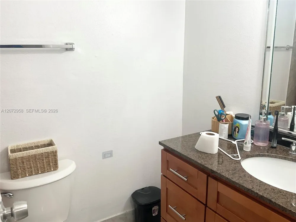 17901 NW 68th Ave #T207 Hialeah, FL 33015