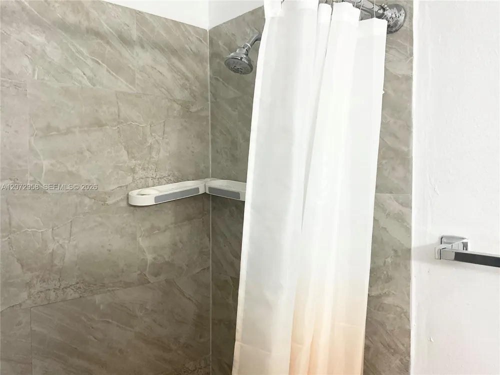 17901 NW 68th Ave #T207 Hialeah, FL 33015