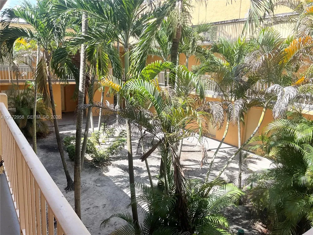 17901 NW 68th Ave #T207 Hialeah, FL 33015