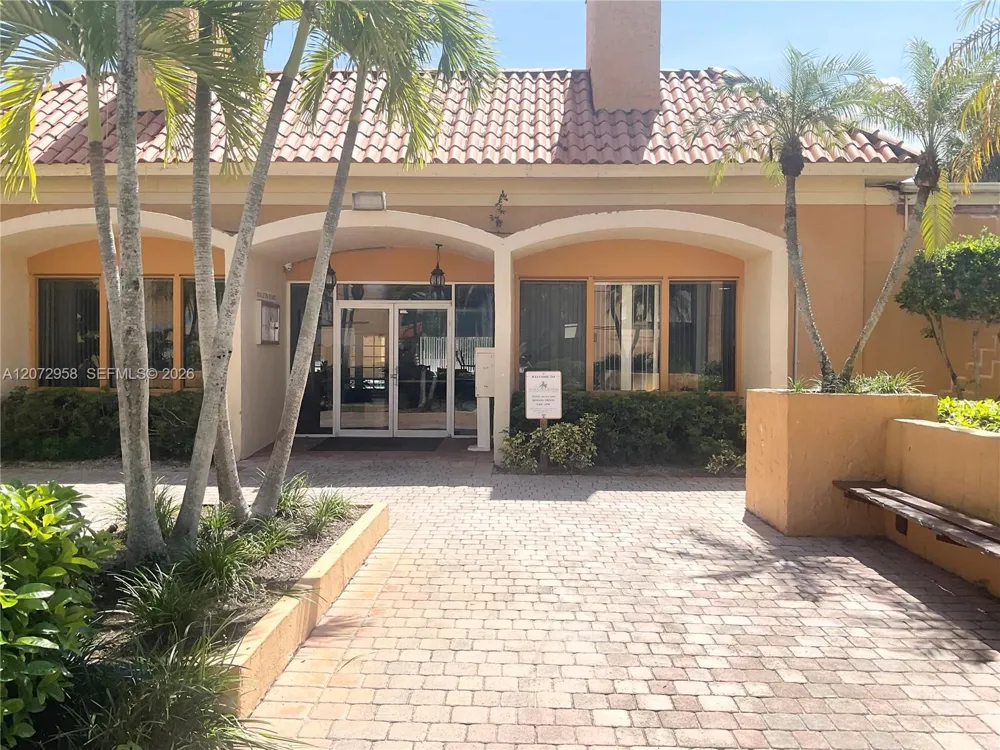 17901 NW 68th Ave #T207 Hialeah, FL 33015