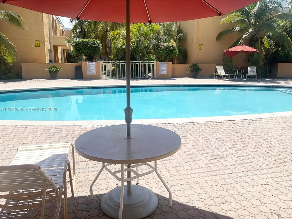 17901 NW 68th Ave #T207 Hialeah, FL 33015