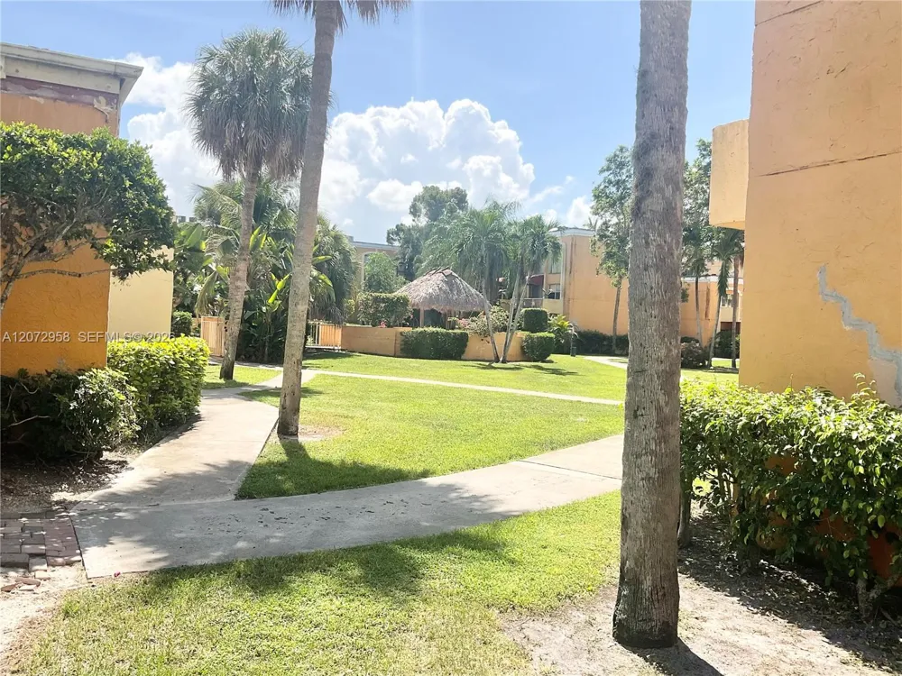 17901 NW 68th Ave #T207 Hialeah, FL 33015