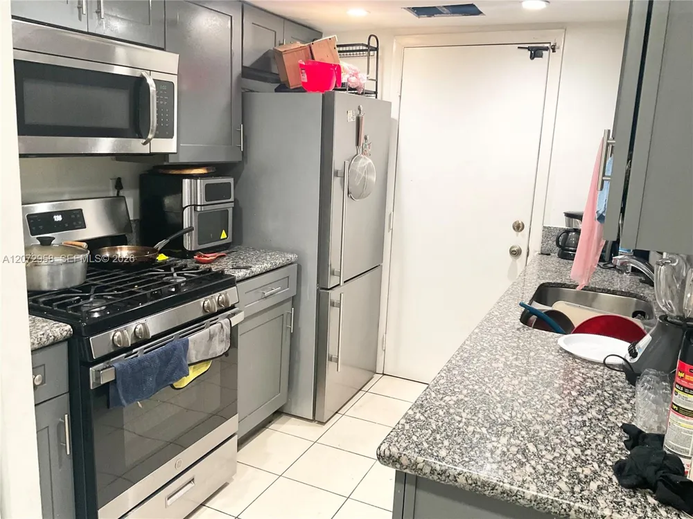 17901 NW 68th Ave #T207 Hialeah, FL 33015
