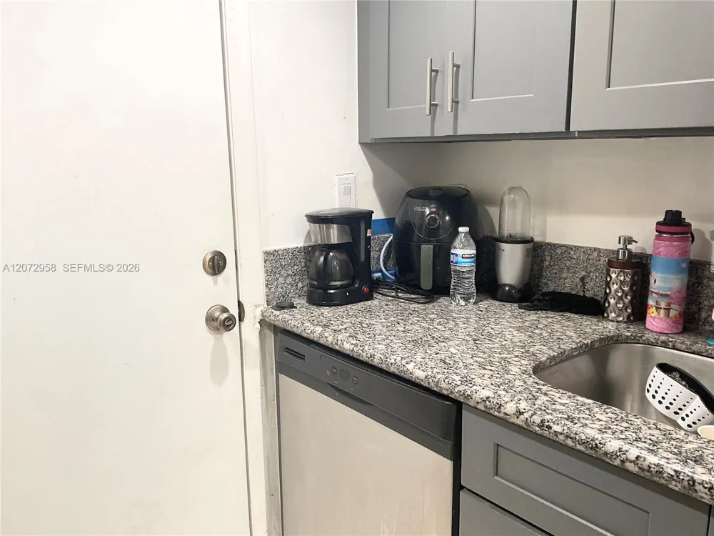17901 NW 68th Ave #T207 Hialeah, FL 33015