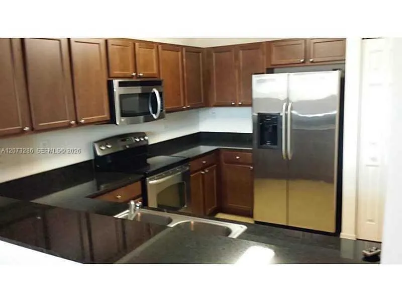 10800 NW 88th Ter #102 Doral, FL 33178