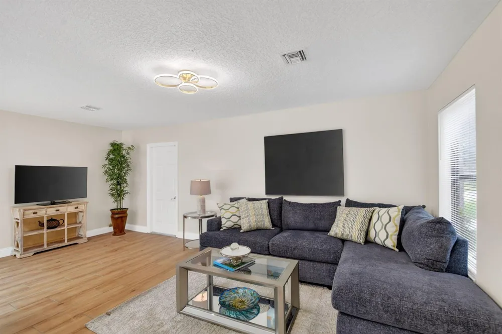 12260 Old Country Road S Wellington, FL 33414