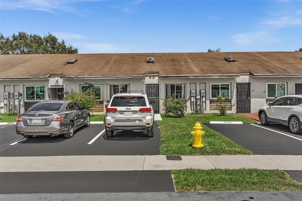 5506 SW 28th Ter Dania Beach, FL 33312