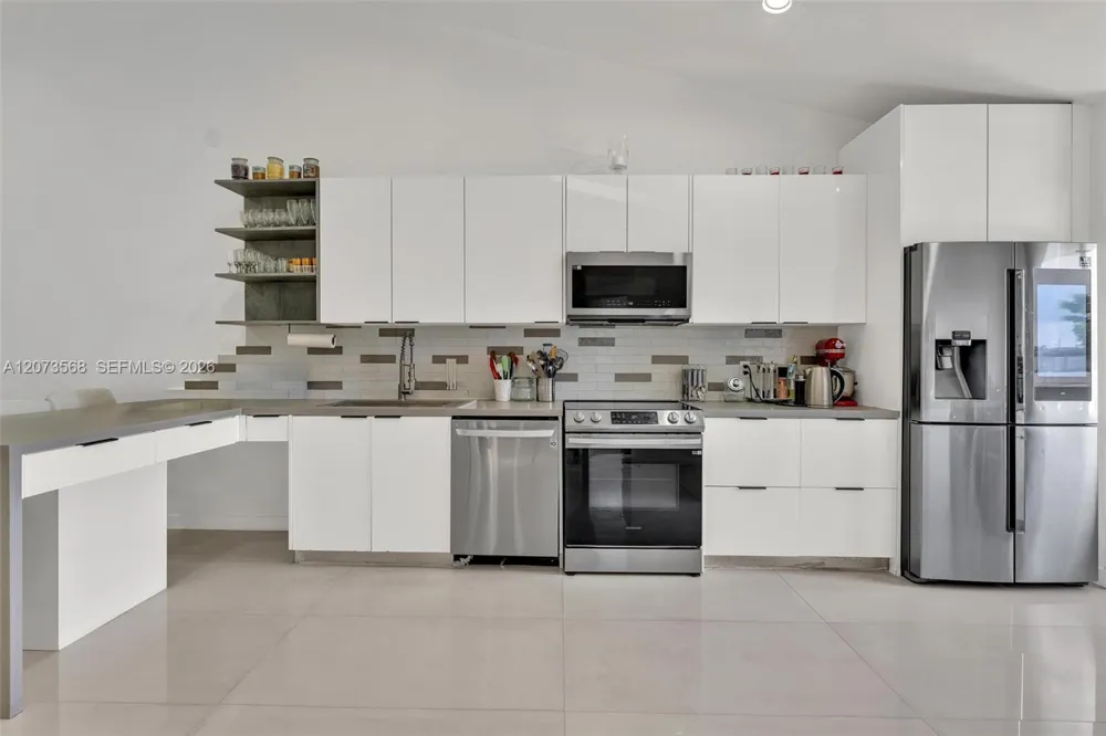 5506 SW 28th Ter Dania Beach, FL 33312