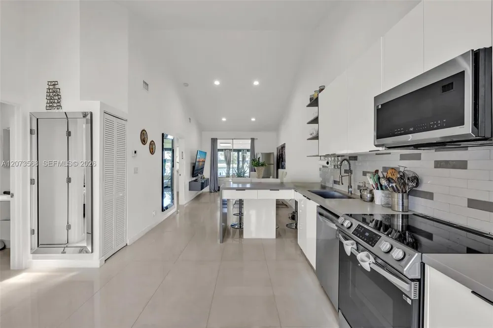 5506 SW 28th Ter Dania Beach, FL 33312