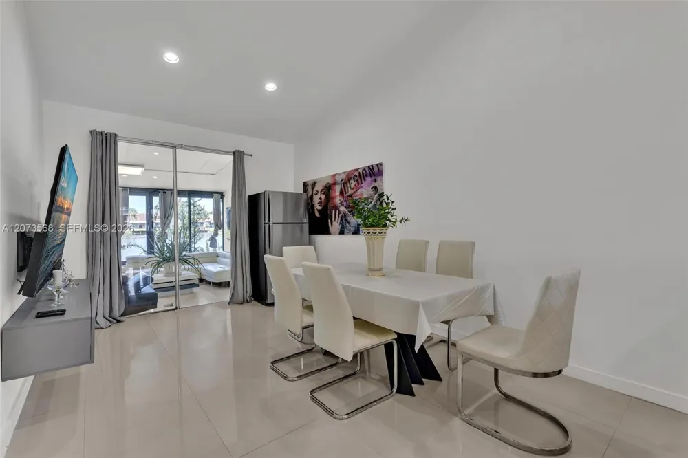 5506 SW 28th Ter Dania Beach, FL 33312
