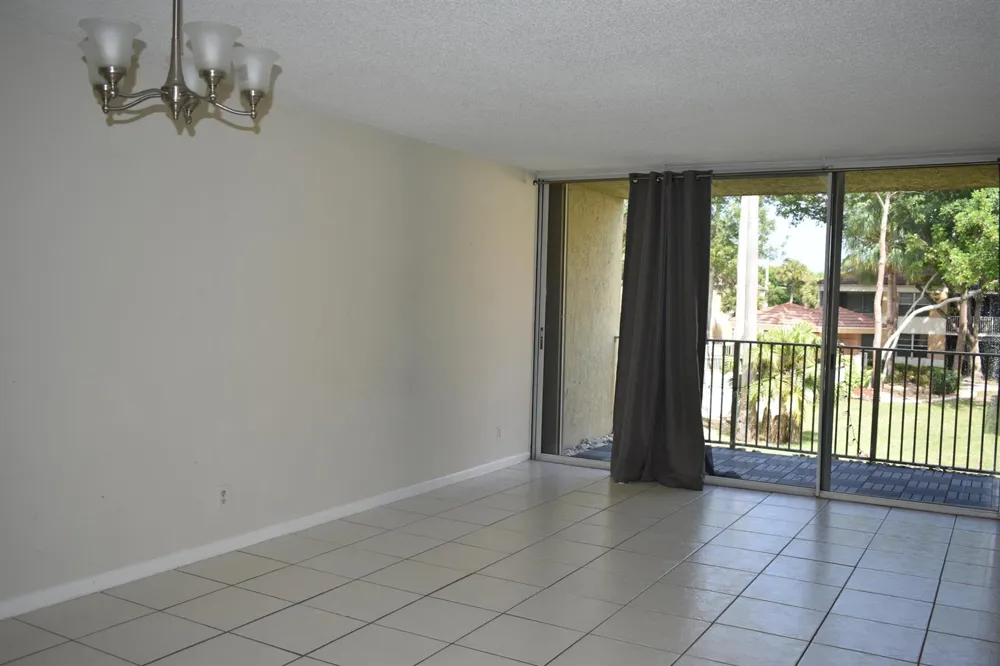 8298 NW 24TH STREET Coral Springs, FL 33065