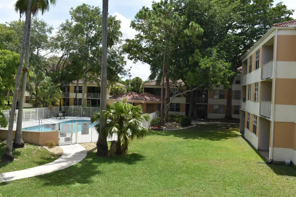 8298 NW 24TH STREET Coral Springs, FL 33065