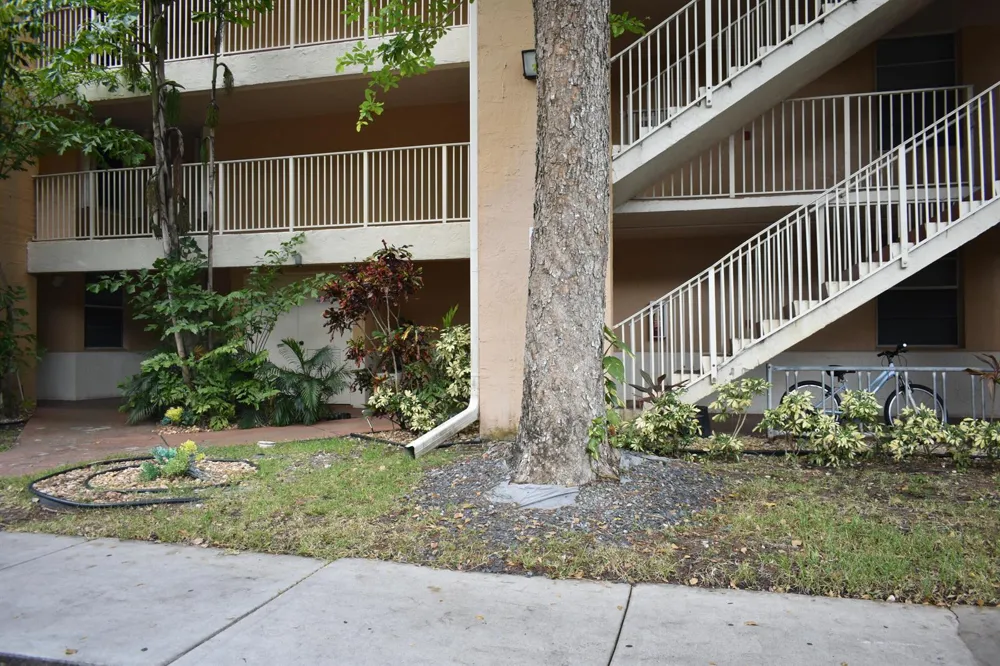 8298 NW 24TH STREET Coral Springs, FL 33065
