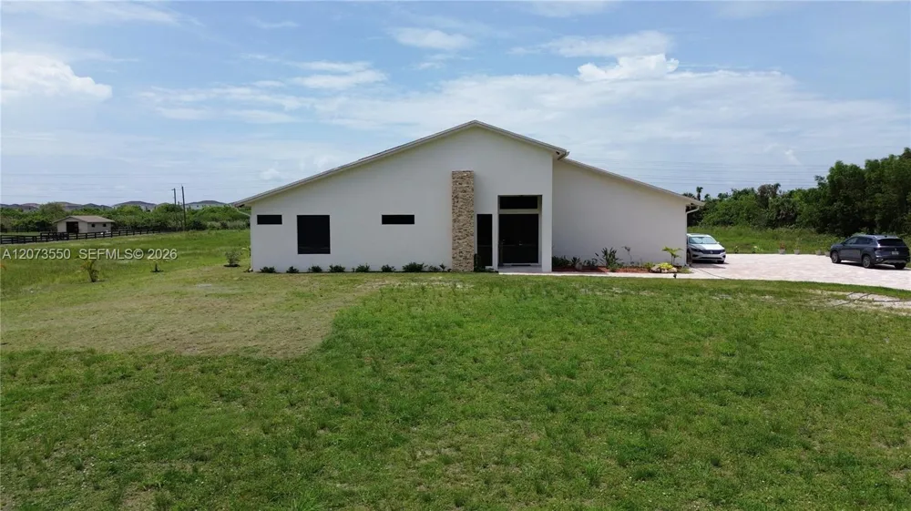 19860 Skyhawk Ln Loxahatchee, FL 33470