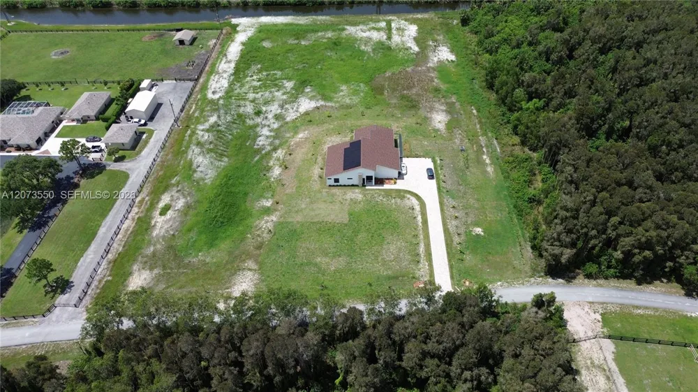 19860 Skyhawk Ln Loxahatchee, FL 33470