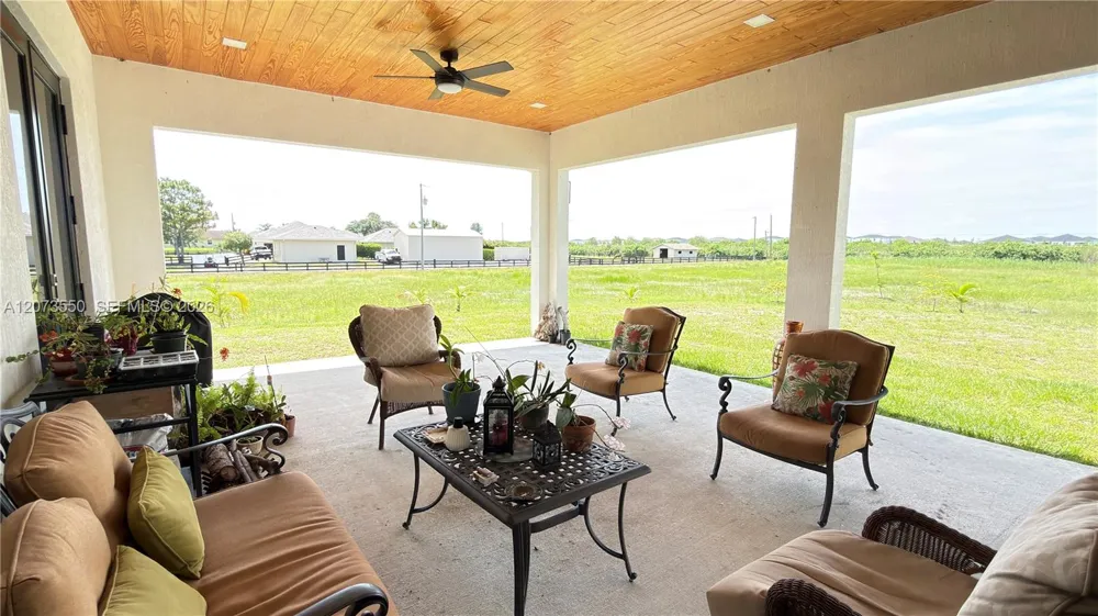 19860 Skyhawk Ln Loxahatchee, FL 33470