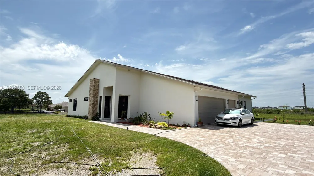 19860 Skyhawk Ln Loxahatchee, FL 33470