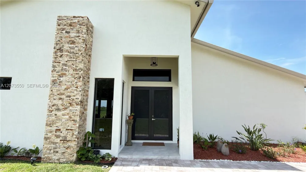19860 Skyhawk Ln Loxahatchee, FL 33470