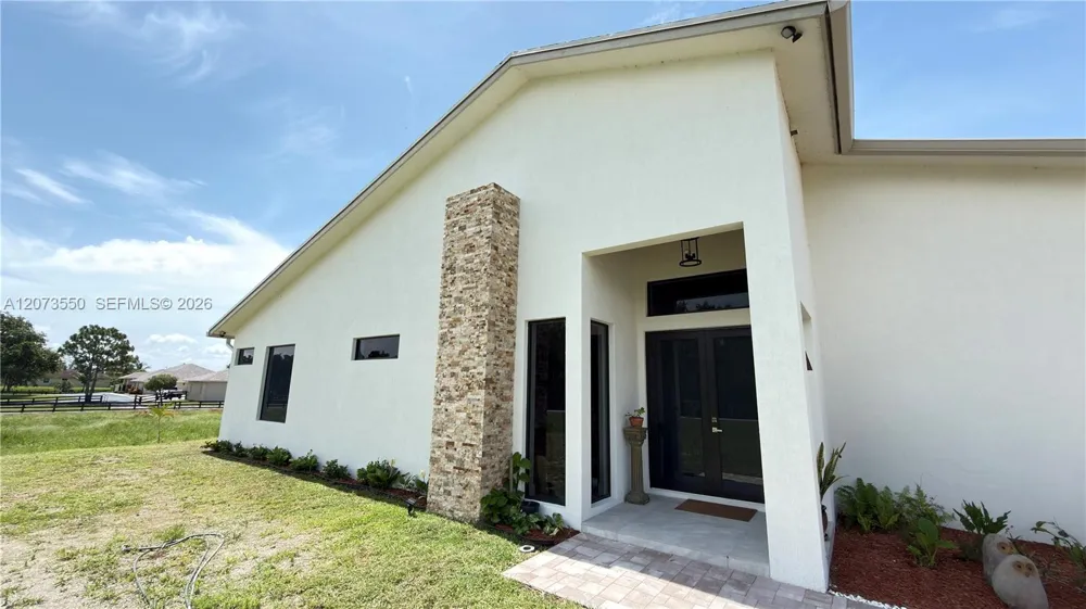 19860 Skyhawk Ln Loxahatchee, FL 33470
