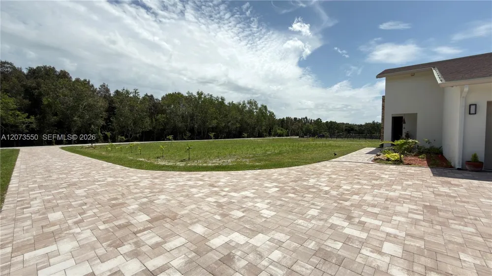 19860 Skyhawk Ln Loxahatchee, FL 33470