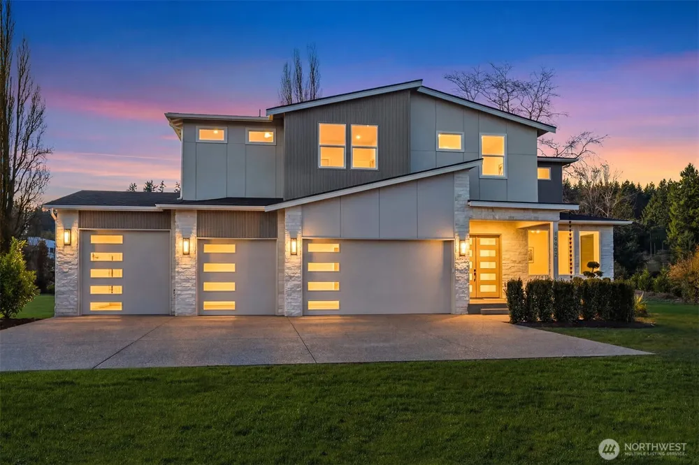 19810 Broadway Avenue Snohomish, WA 98296