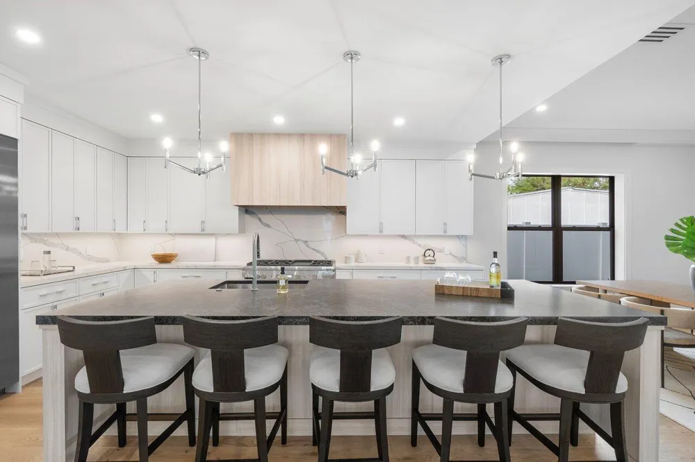 735 SE 4TH AVENUE Delray Beach, FL 33483