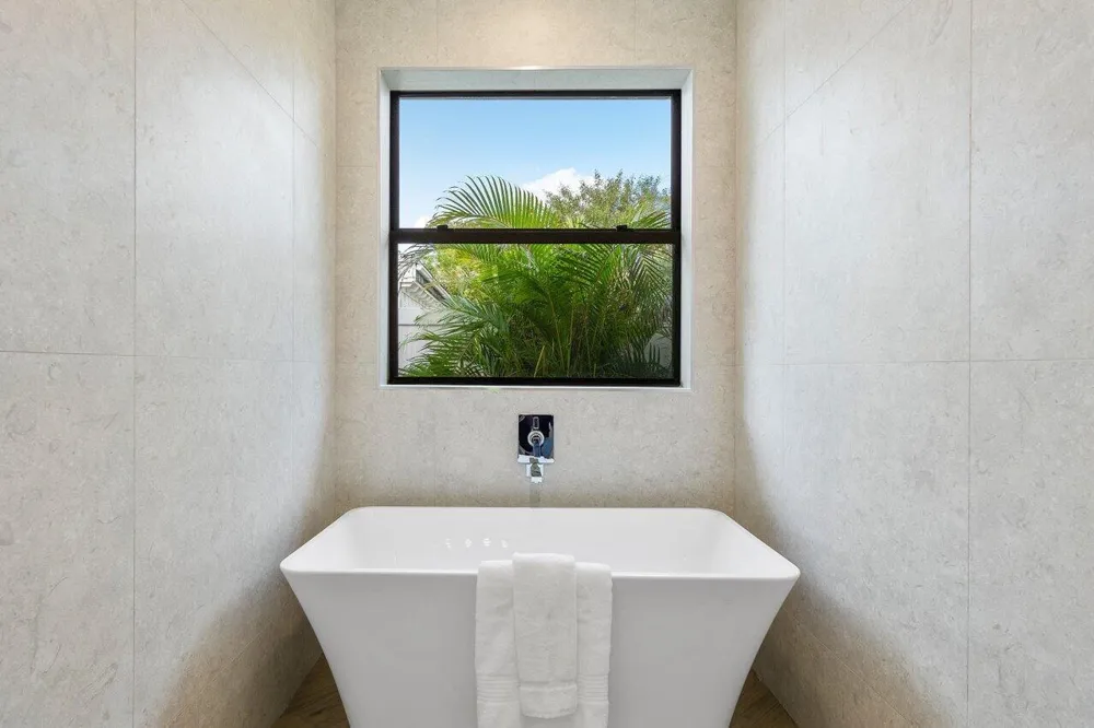 735 SE 4TH AVENUE Delray Beach, FL 33483
