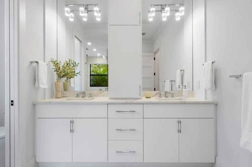 735 SE 4TH AVENUE Delray Beach, FL 33483